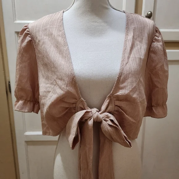 SHEIN Women's Tie Front Ruffle Puff Sleeve   Boho Inspired Crop Top NWOT ✨️ - Picture 7 of 11